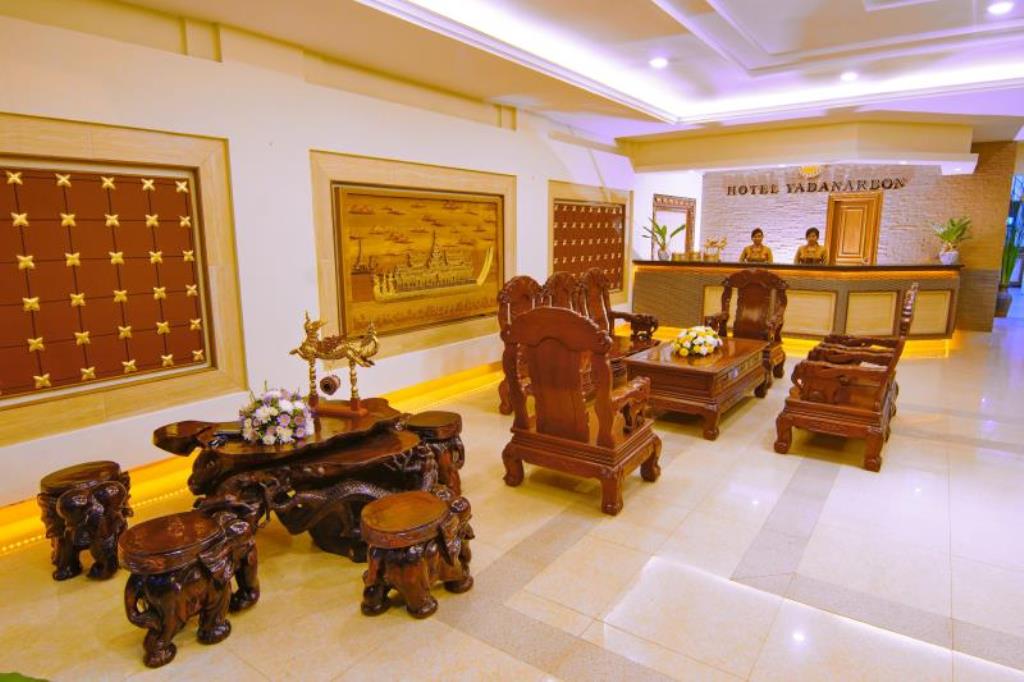 122be-Hotel-Yandanar-Bon-lobby.jpg