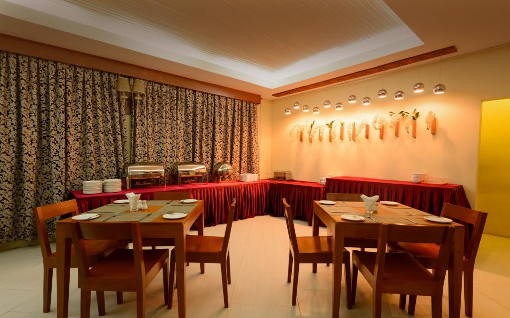 2e275-oway-grand-hotel-mdl-dinning-room.jpg