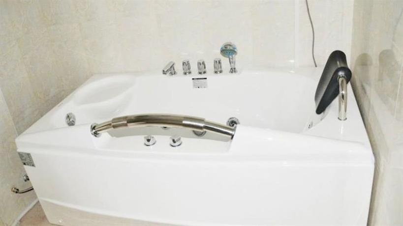 306a0-Hotel-KanKaw-Bath.jpg