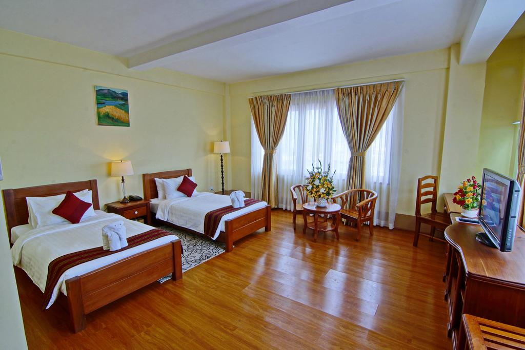 35f42-shwe-ingyinn-hotel-mdl-room-5.jpg