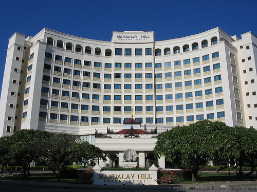 379c8-Mandalay-Hill-Resort-is-one-of-the-famous-Mandalay-5-star-hotels.jpg