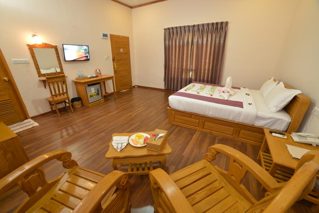 3c86d-bagan-emerald-hotel-room-5.JPG