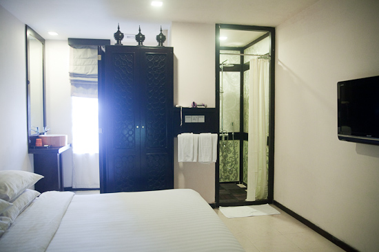 41b54-East-Hotel-DBL-Room.jpg