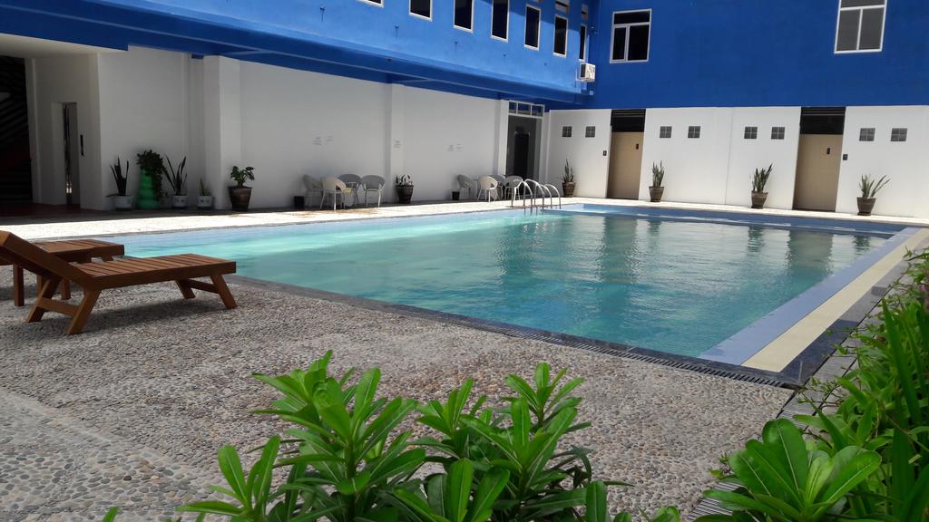 44d78-shwe-phyu-hotel-mdl-swimming-pool.jpg