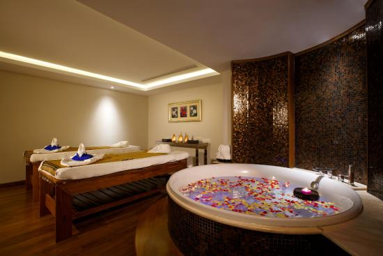 490d0-novotel-yangon-max.Bath-Roomjpg.jpg