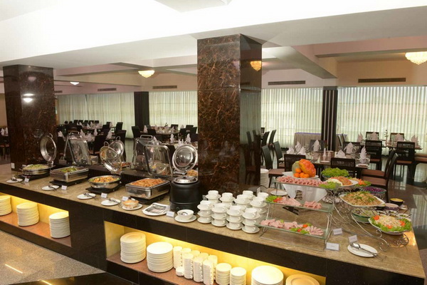 5b372-tawwingardenhotel-yangon-myanmar-thirirestaurant.jpg