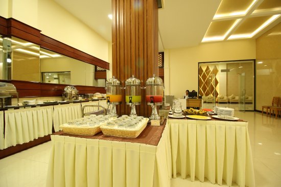 6ac60-victoria-palace-hotel-buffet.jpg