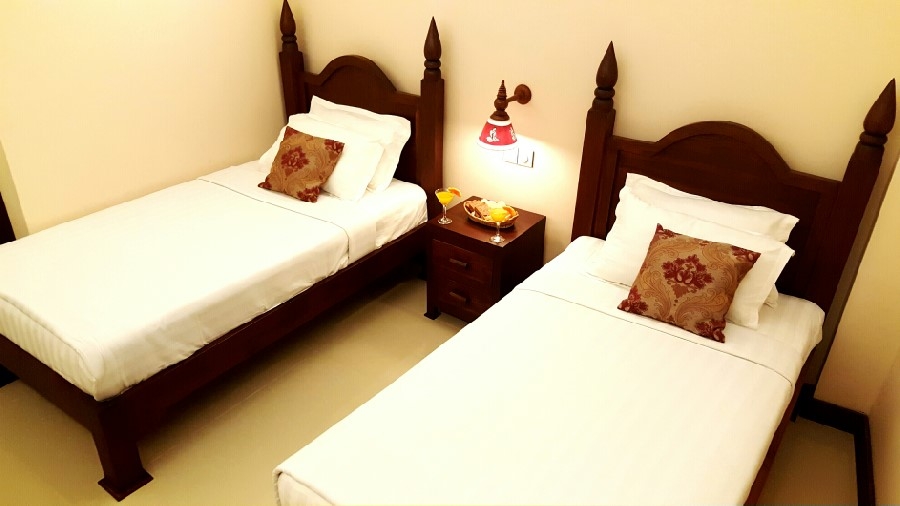 785bf-royal-bagan-hotel-room-2.jpg