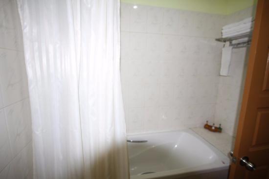 7c594-hotel-dingar.-Bath.jpg