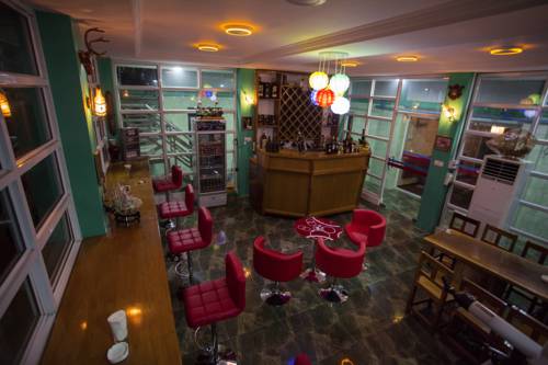 821d1-Hotel-Ye-Myanmar-Bar.jpg