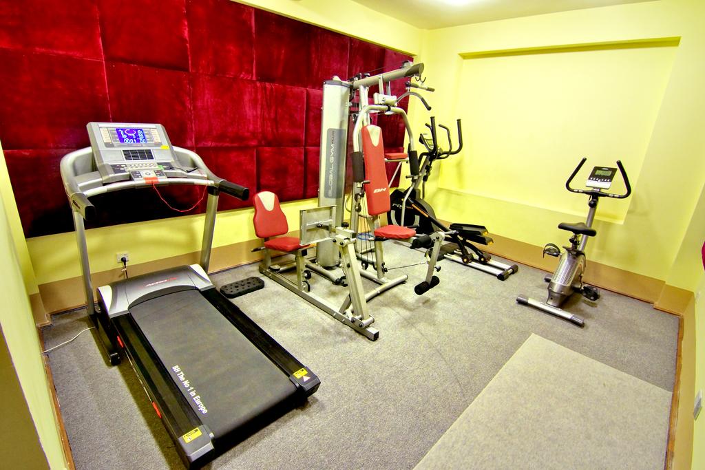 88d1a-oway-grand-hotel-mdl-rooom-gym.jpg