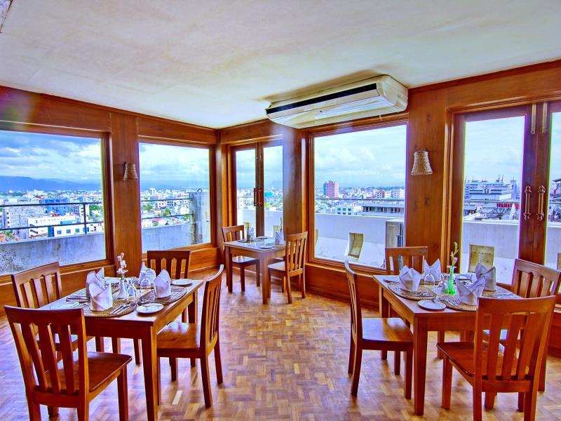 8bff4-shwe-ingyinn-hotel-mdl-dinning-room-2.jpg