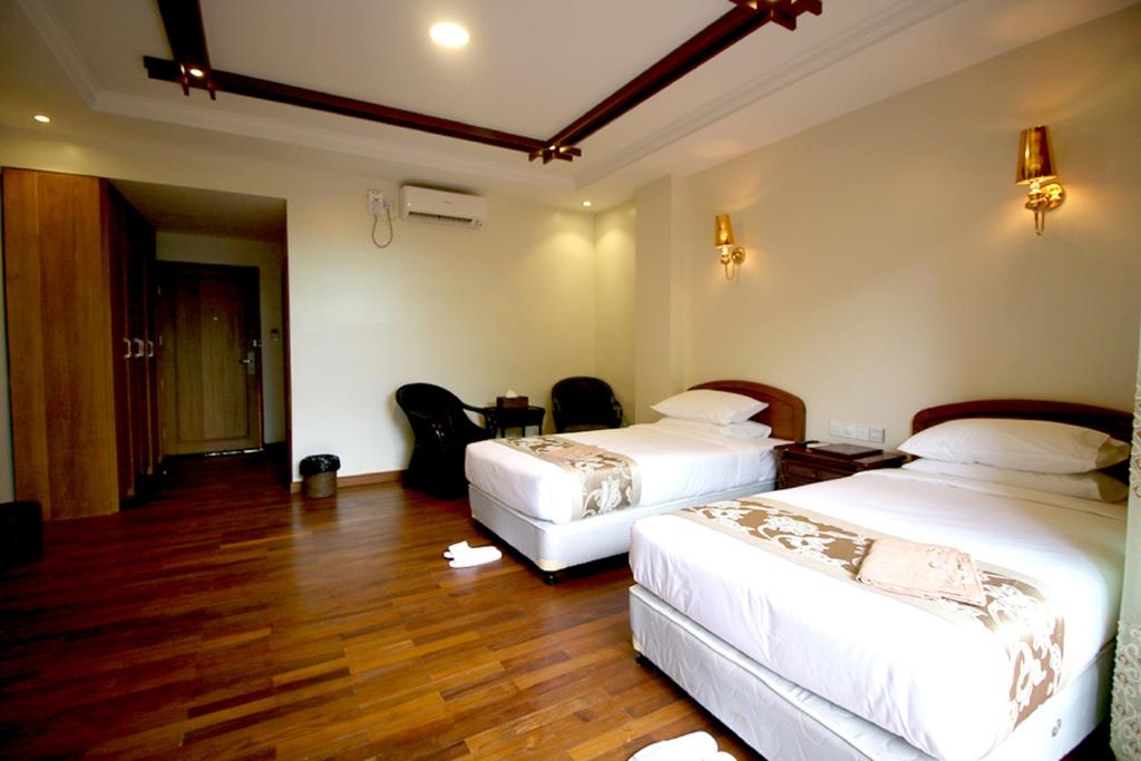 8f98e-famous-hotel-bagan-room-1.jpg