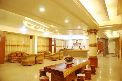 97b8c-hotel-queen-lobby.jpg