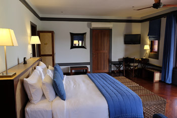 bd5b7-hotel_bagan_bagan_lodge_bedroom-2.jpg