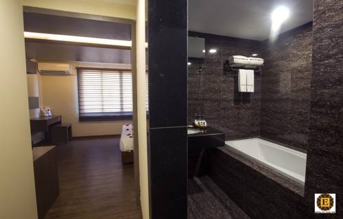 ca8d2-Hotel-Pyi-thar-Yar-Bath.jpg