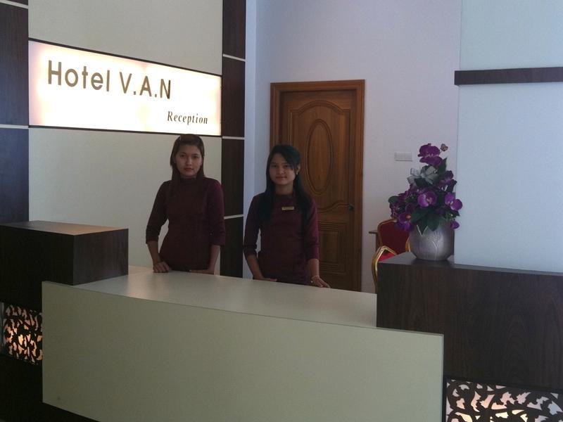 cbbc6-Hotel-V.A.N-Reception.jpg