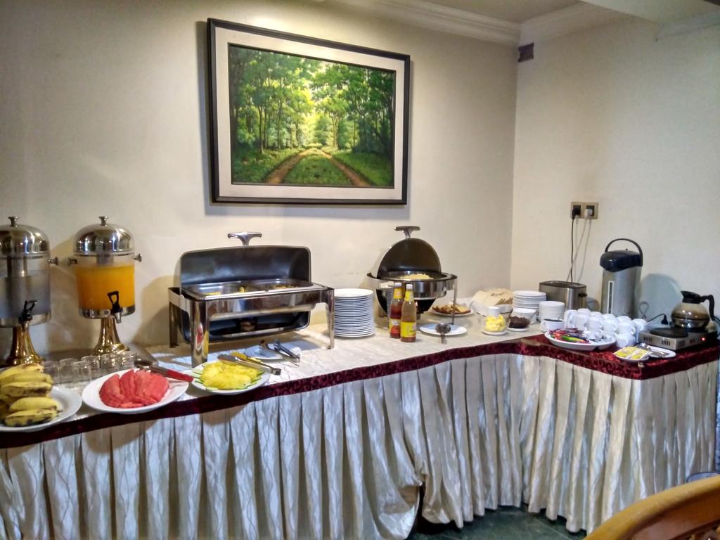 cc931-hotel-sahara-mdl-buffet.jpg