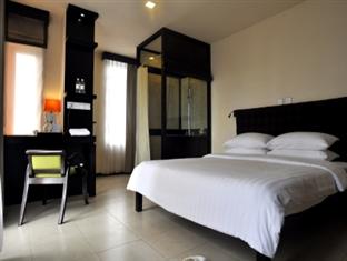 d4ede-East-Hotel-Room-DBL.jpg