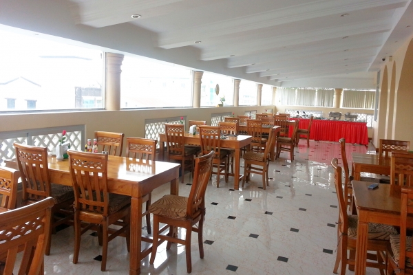 d5cb7-grand-laurel-hotel-dinning-room.jpg