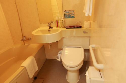 e02b1-Super-Hotel-Yangon-Hotel-Bath.jpg