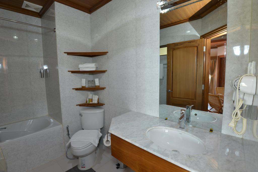 f375c-Hotel-Siden-y--Bath-Room.jpg