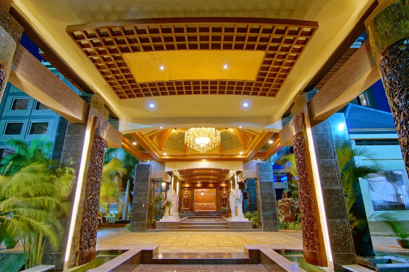 170ce-Hotel-Shwe-Pyi-Thar-Lobby.jpg
